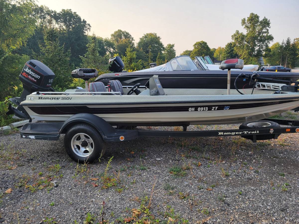 Read more about the article 1990 Ranger 350V SC – Johnson 150 Fast Strike